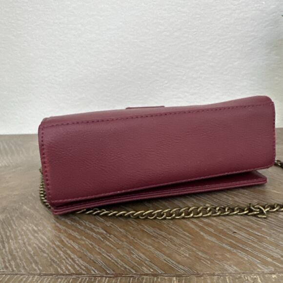 Disney Loungefly Snow White Hot Topic Evil Queen Heart Box Sword Crossbody Chain - Picture 8 of 11